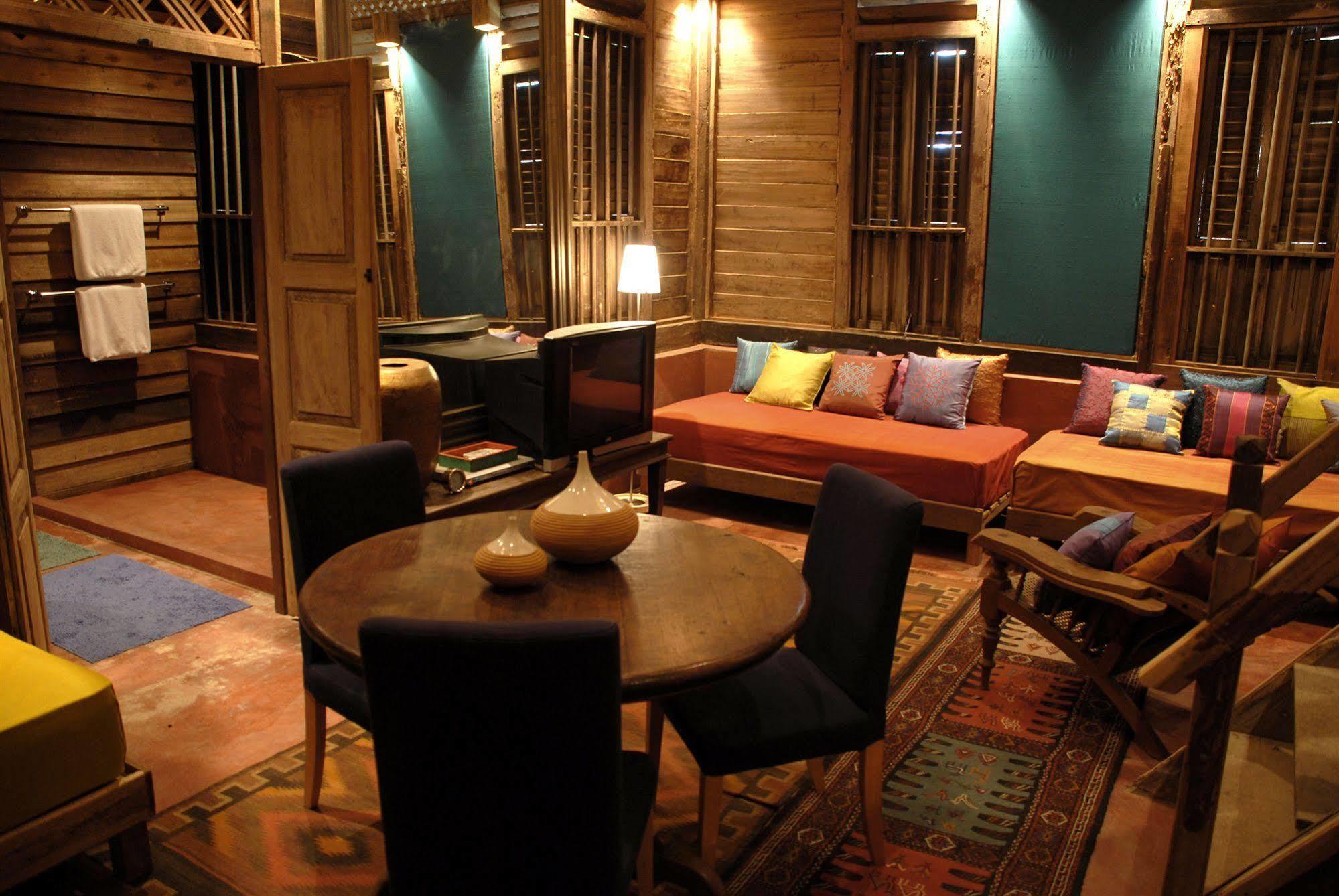 Bon Ton Antique Wooden Villas 판타이체낭 외부 사진